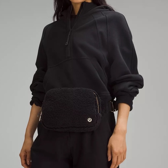 NWT Lululemon Black Fleece 2L Belt Bag with Gold Hardware, Sold Out!! 😍 - Picture 6 of 11